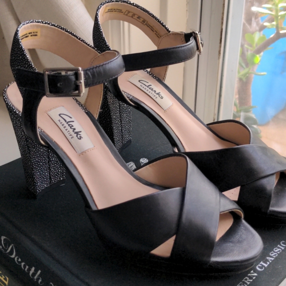 Clarks Narrative Block Heel Sandals size 5.5